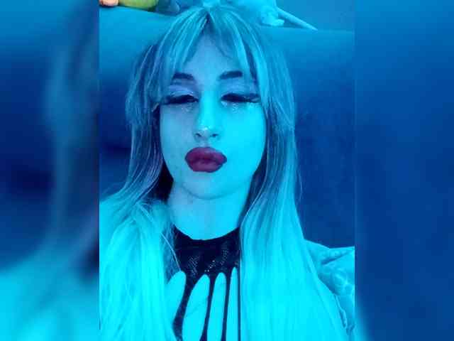 Bladis4 Live Webcam on BongaCams