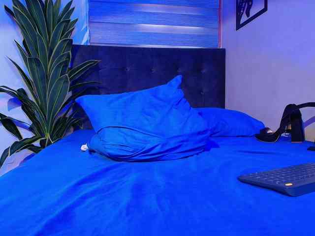 AURALISLUX Sex Cam Show