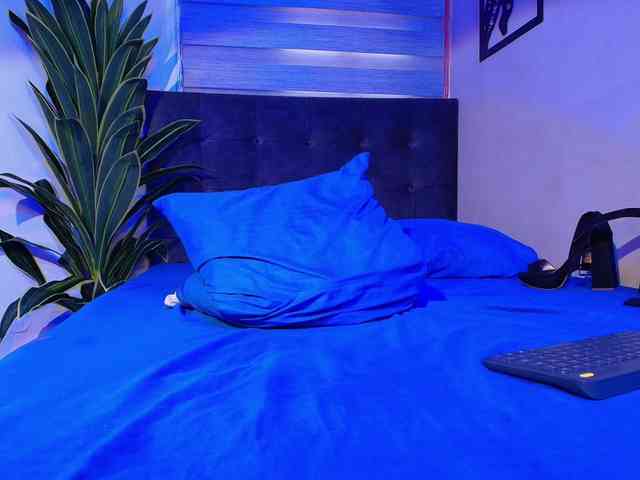 AURALISLUX Sex Cam Show