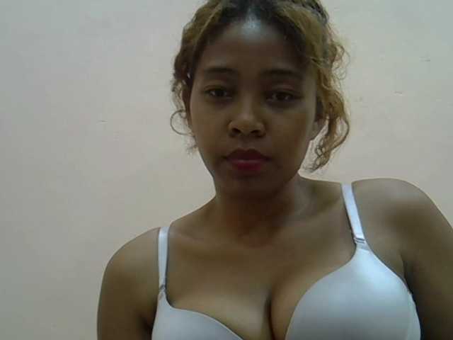 Anischah webcam bongacams model stream image