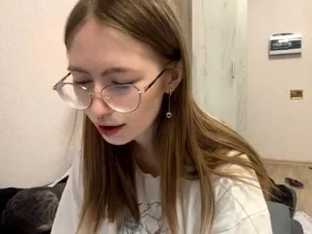 VelvetCash live cam on BongaCams