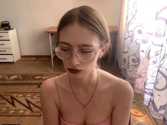 VelvetCash live cam on BongaCams