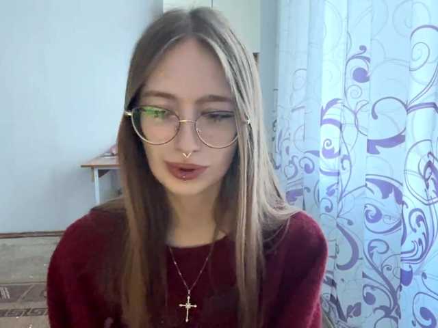 le modèle VelvetCash est en webcam porno dans un show sur le site bongacams, il possède les tags suivants: White/Caucasian,Blonde,Shaved
