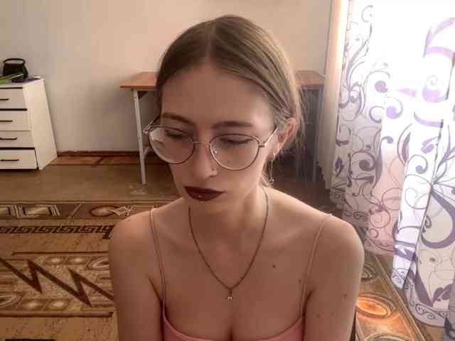 Model: VelvetCash