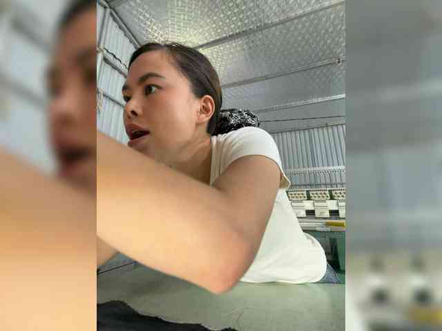 Lilybelle-88 webcam