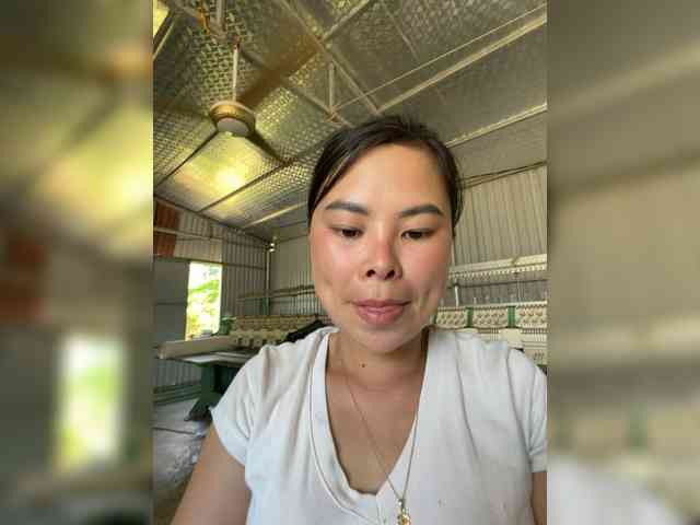 Lilybelle-88 webcam