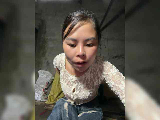 Lilybelle-88 webcam