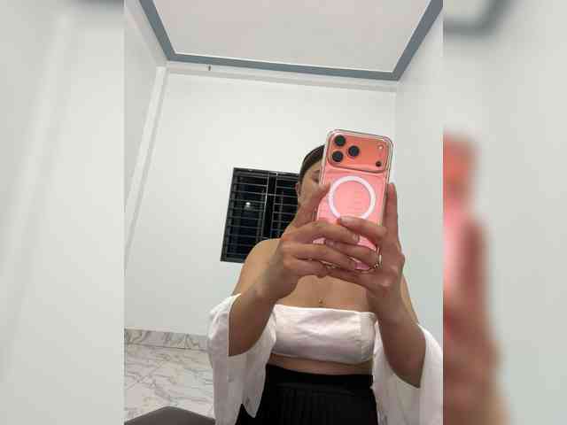 Lilybelle-88 webcam