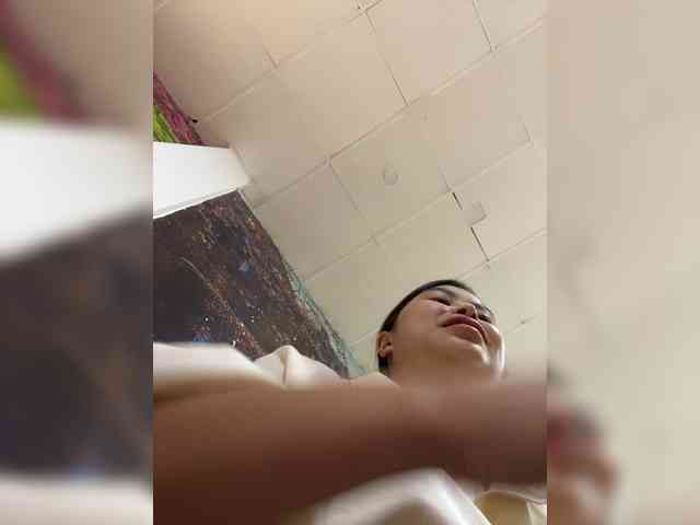 Lilybelle-88 webcam