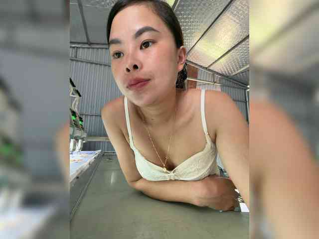 Lilybelle-88 webcam