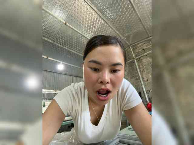 Lilybelle-88 webcam