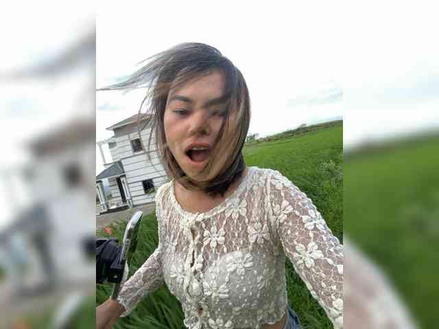 Lilybelle-88 webcam