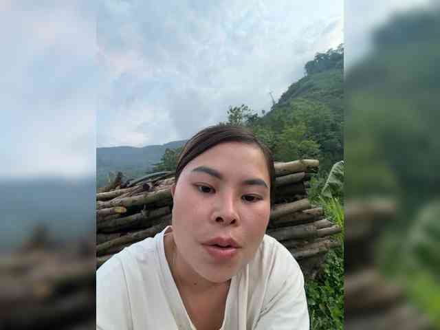 Lilybelle-88 webcam