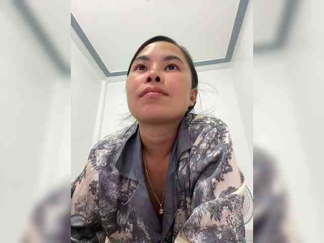 Lilybelle-88 webcam