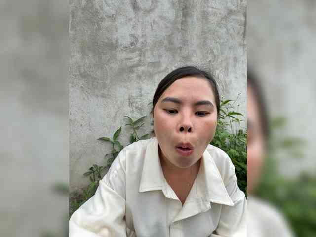 Lilybelle-88 webcam