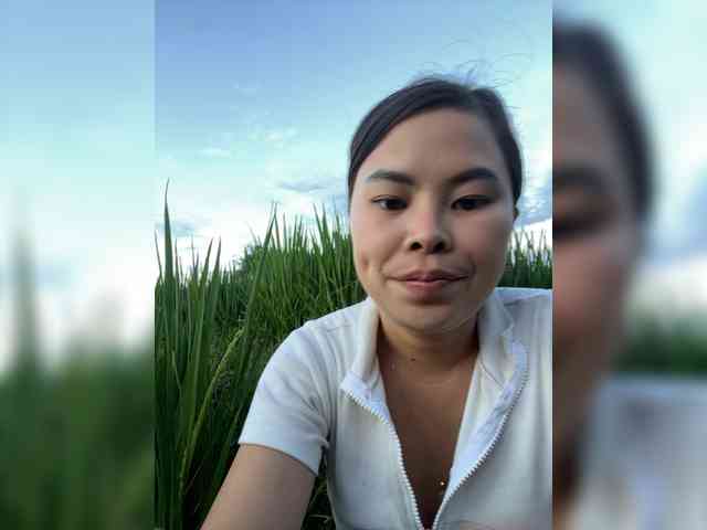 Lilybelle-88 webcam