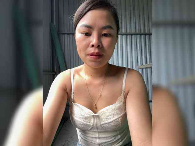 Lilybelle-88 webcam