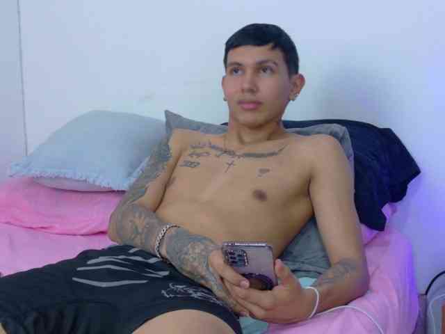 skook-Grayy Sex Cam Show