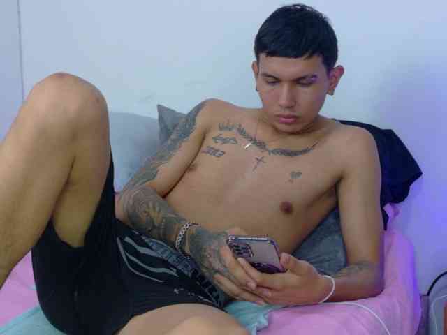 skook-Grayy Sex Cam Show
