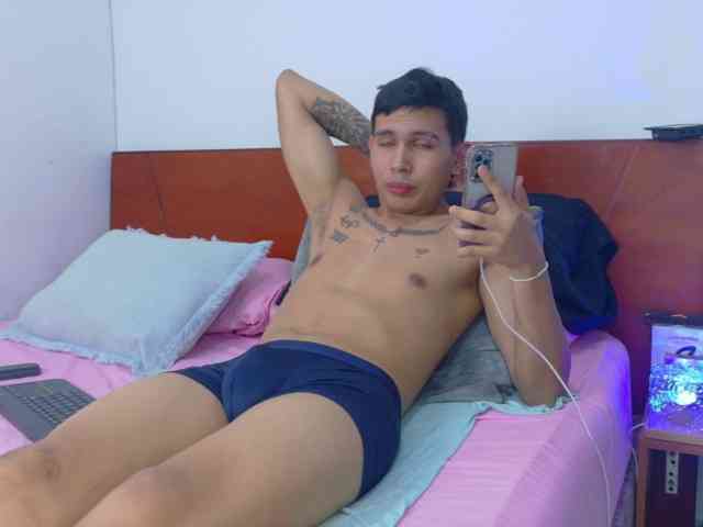 skook-Grayy Sex Cam Show