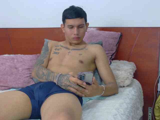 skook-Grayy Sex Cam Show