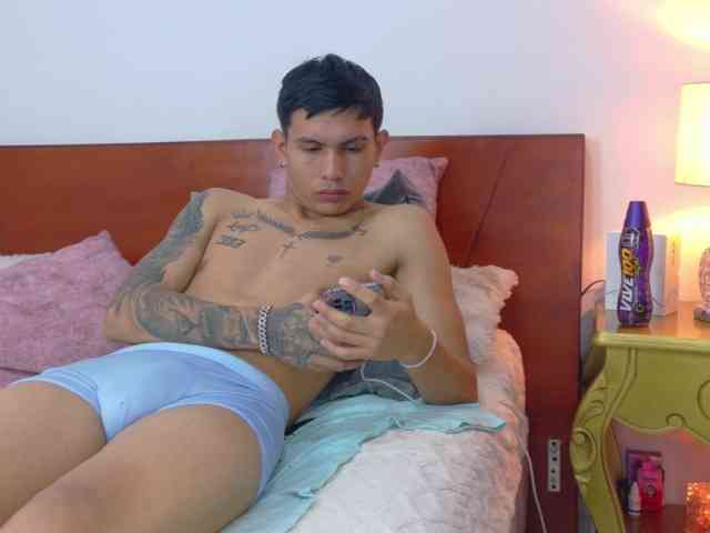 skook-Grayy Sex Cam Show