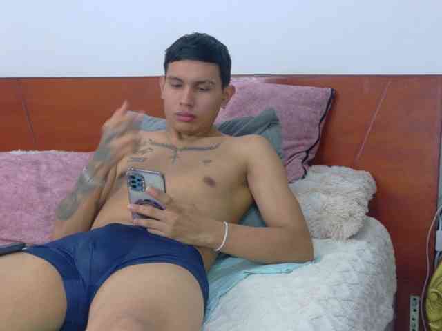 skook-Grayy Sex Cam Show