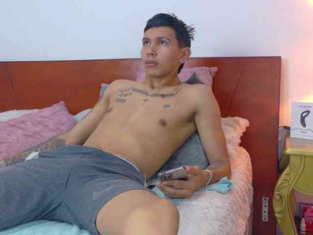 skook-Grayy Sex Cam Show