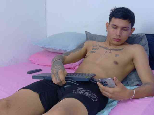 skook-Grayy Sex Cam Show