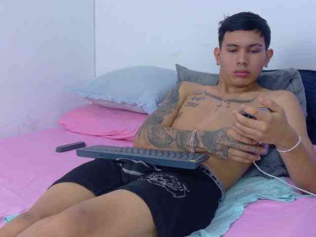 skook-Grayy Sex Cam Show