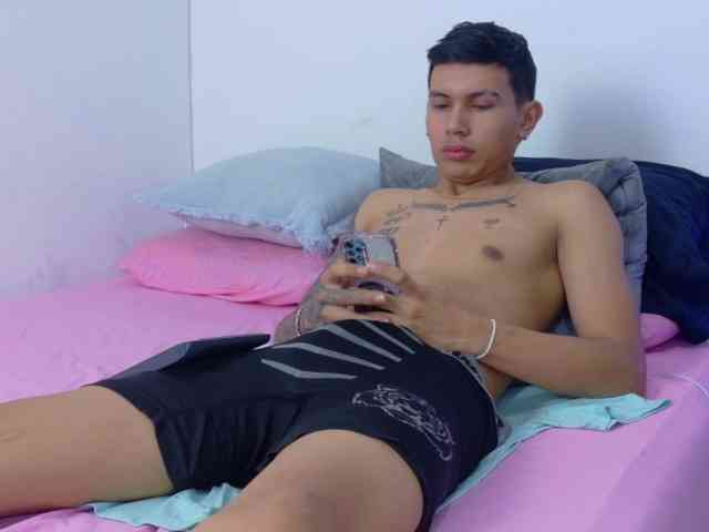 skook-Grayy Sex Cam Show