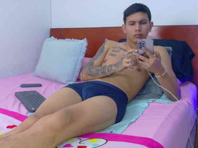 skook-Grayy Sex Cam Show