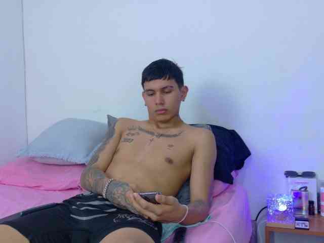 skook-Grayy Sex Cam Show