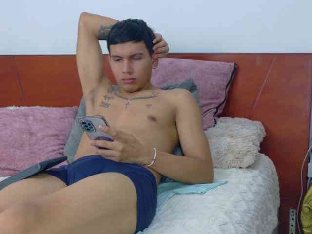 skook-Grayy Sex Cam Show