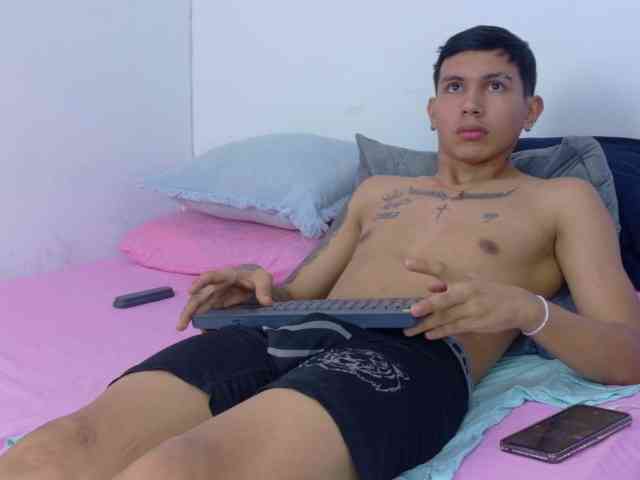 skook-Grayy Sex Cam Show