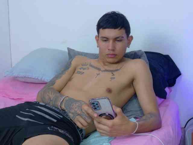 skook-Grayy Sex Cam Show