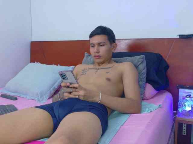 skook-Grayy Sex Cam Show