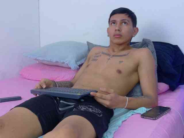 skook-Grayy Sex Cam Show