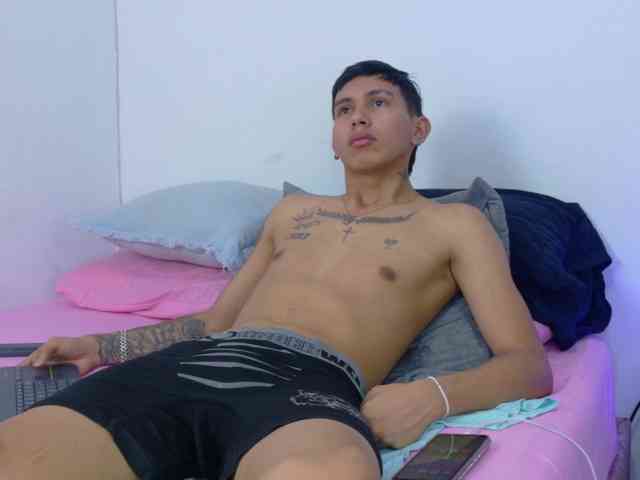 skook-Grayy Sex Cam Show