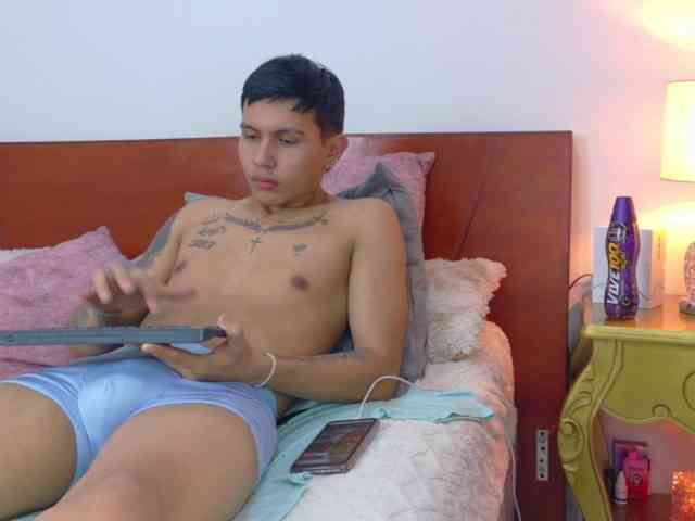 skook-Grayy Sex Cam Show