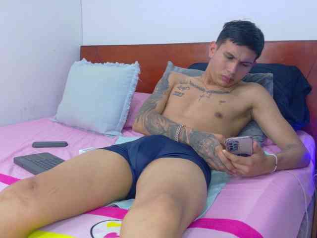 skook-Grayy Sex Cam Show