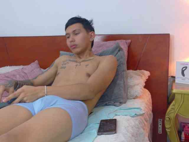 skook-Grayy Sex Cam Show