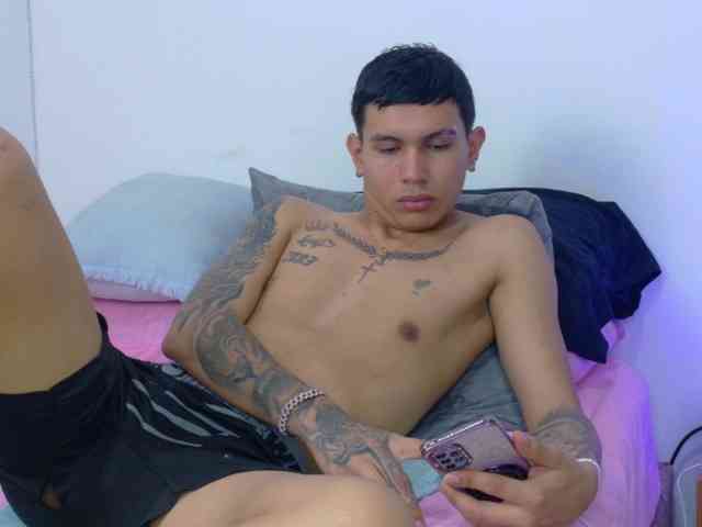 skook-Grayy Sex Cam Show