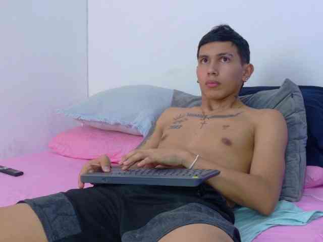skook-Grayy Sex Cam Show
