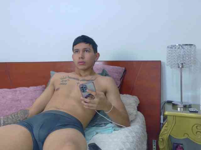 skook-Grayy Sex Cam Show