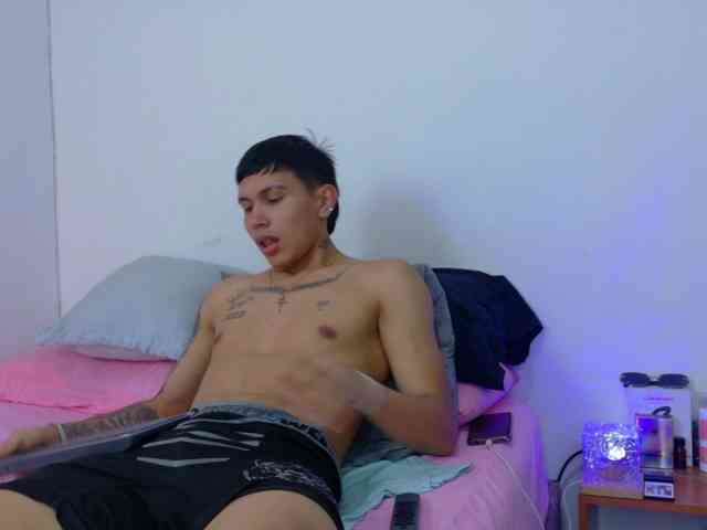 skook-Grayy Sex Cam Show