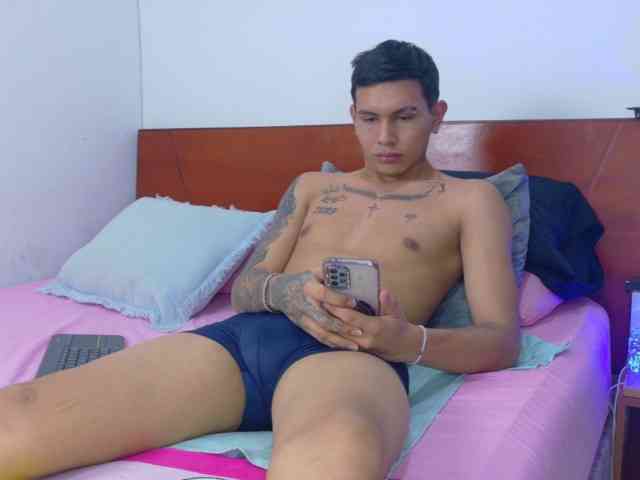 skook-Grayy Sex Cam Show