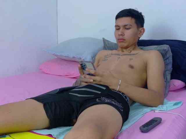 skook-Grayy Sex Cam Show