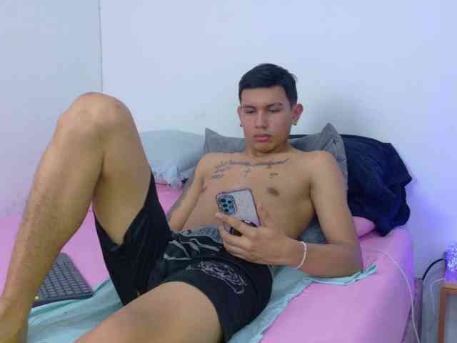 skook-Grayy Sex Cam Show