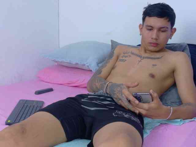 skook-Grayy Sex Cam Show